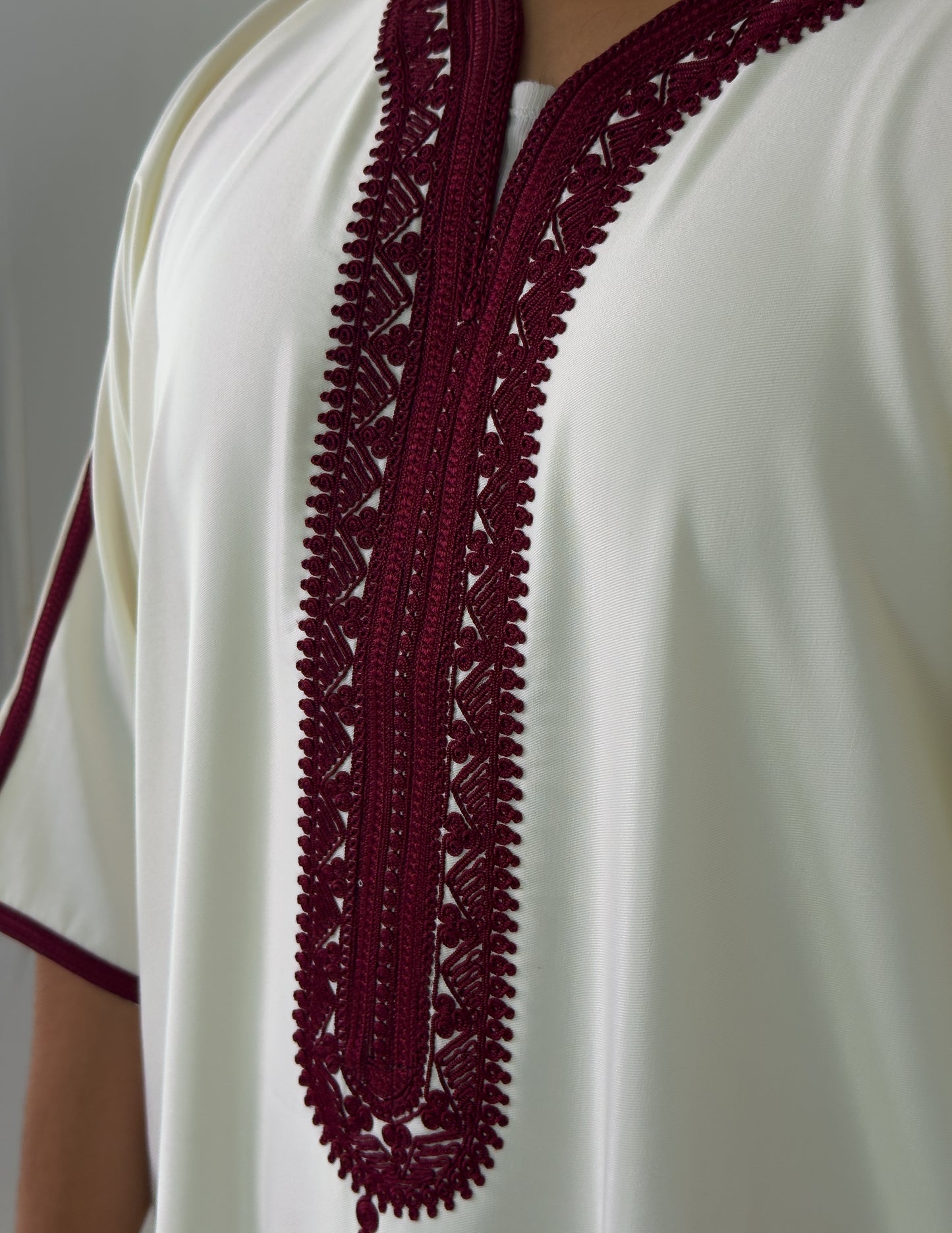 White & Red Moroccan Thobe Al-Hadiyah Collection